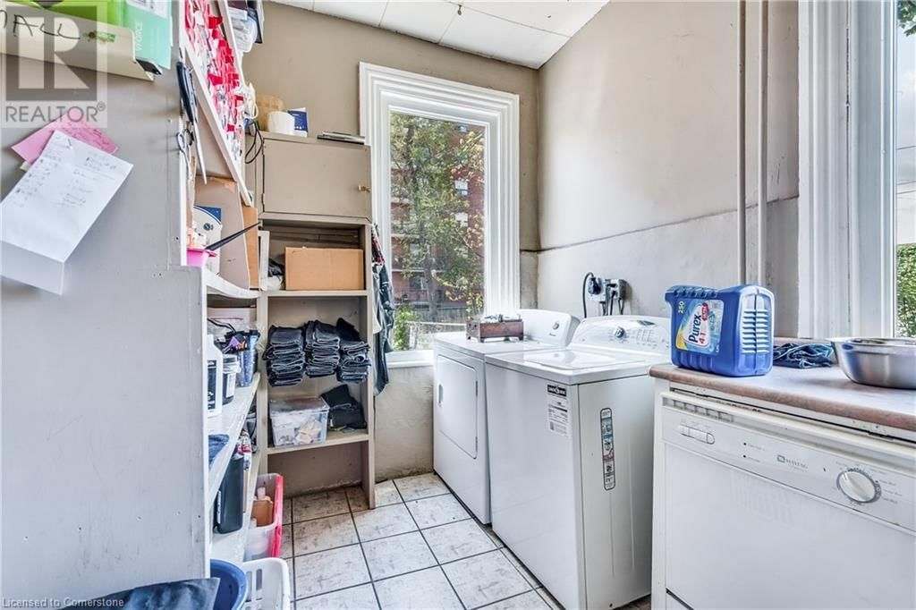393 KING STREET WEST Image 35