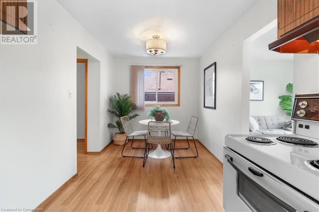 133 PICTON STREET EAST Image 12