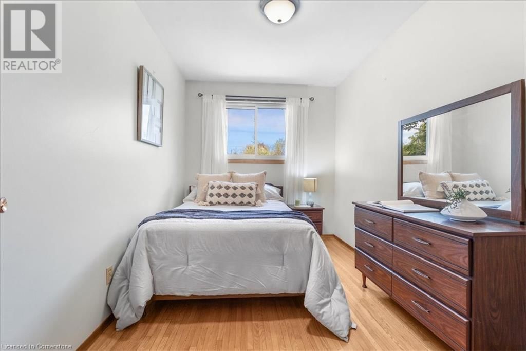133 PICTON STREET EAST Image 16