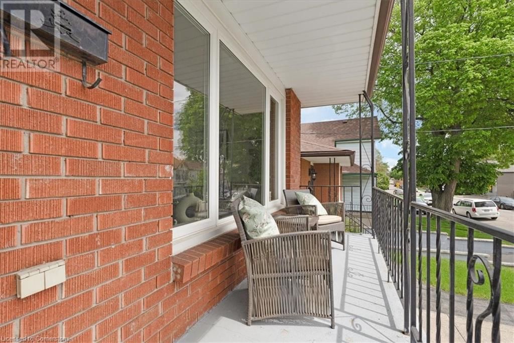 133 PICTON STREET EAST Image 2