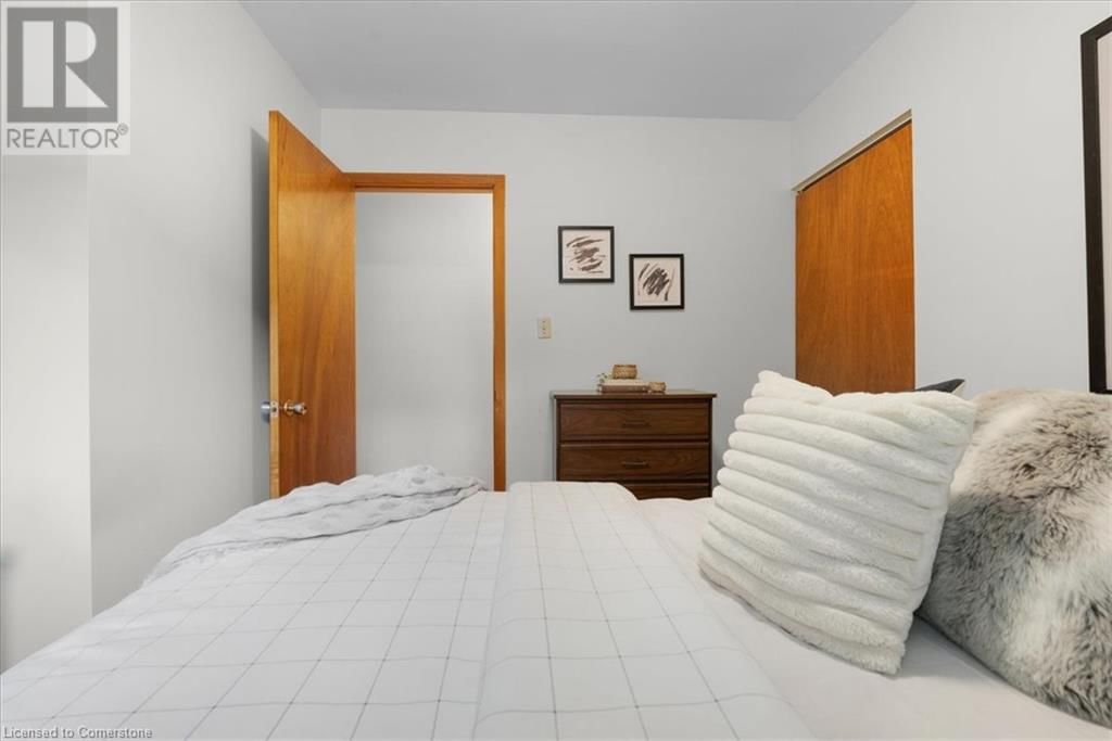 133 PICTON STREET EAST Image 22