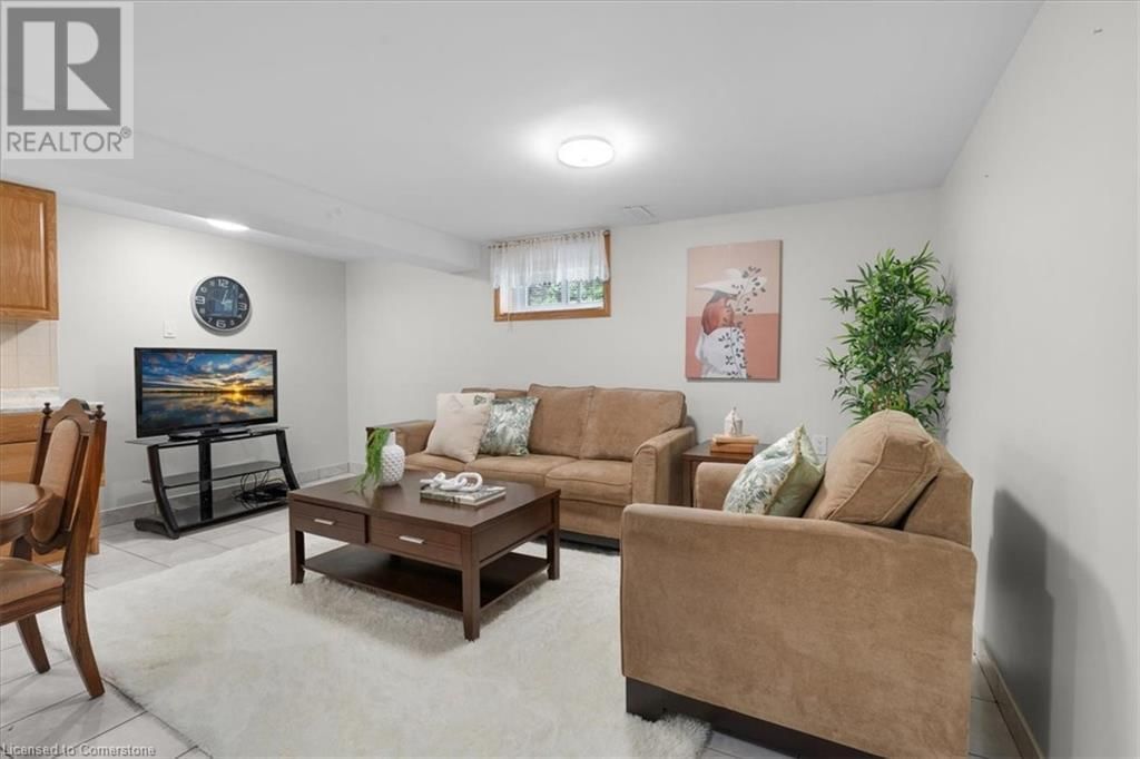 133 PICTON STREET EAST Image 27