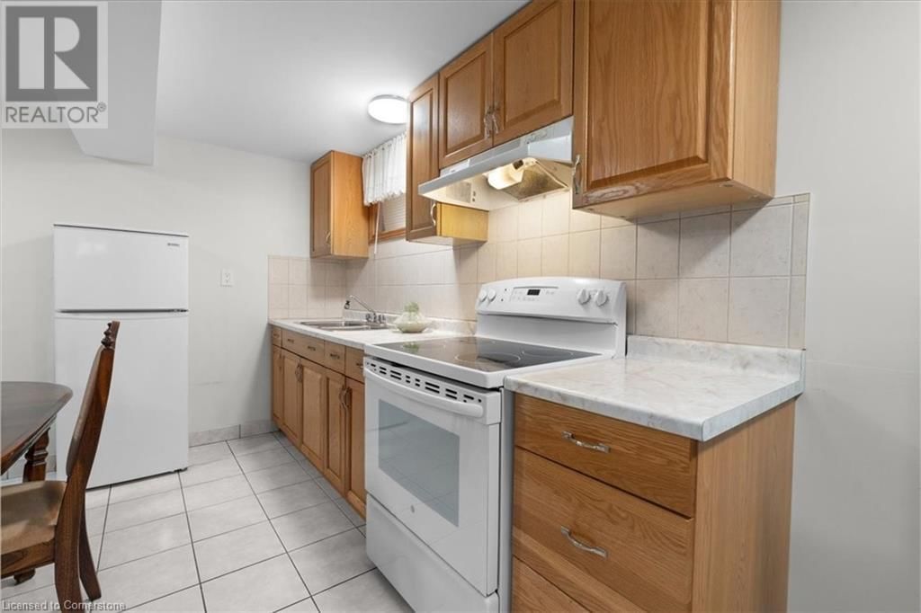 133 PICTON STREET EAST Image 30