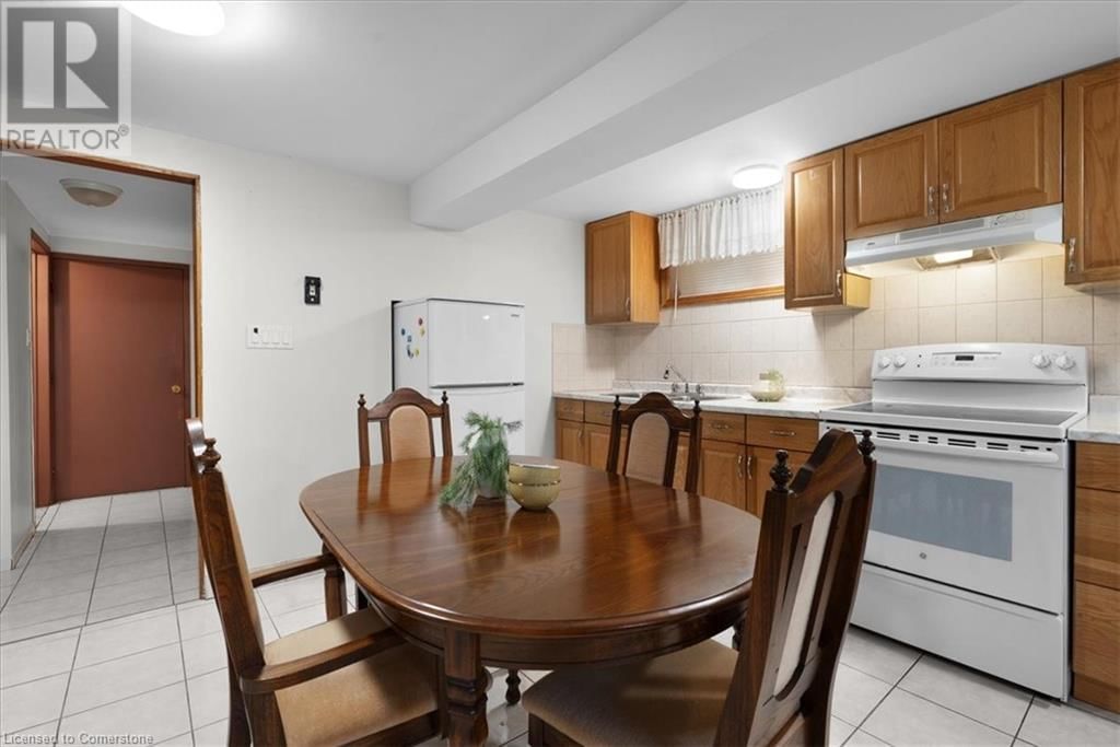 133 PICTON STREET EAST Image 32