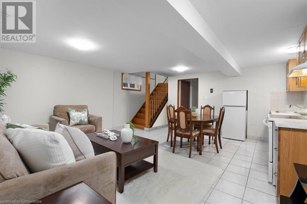 133 PICTON STREET EAST Image 34