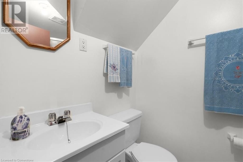 133 PICTON STREET EAST Image 36