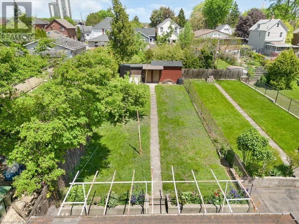 133 PICTON STREET EAST Image 39