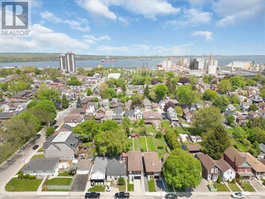 133 PICTON STREET EAST Image 42