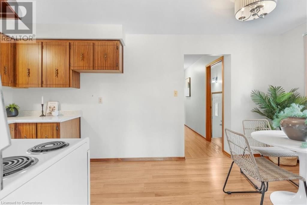 133 PICTON STREET EAST Image 8
