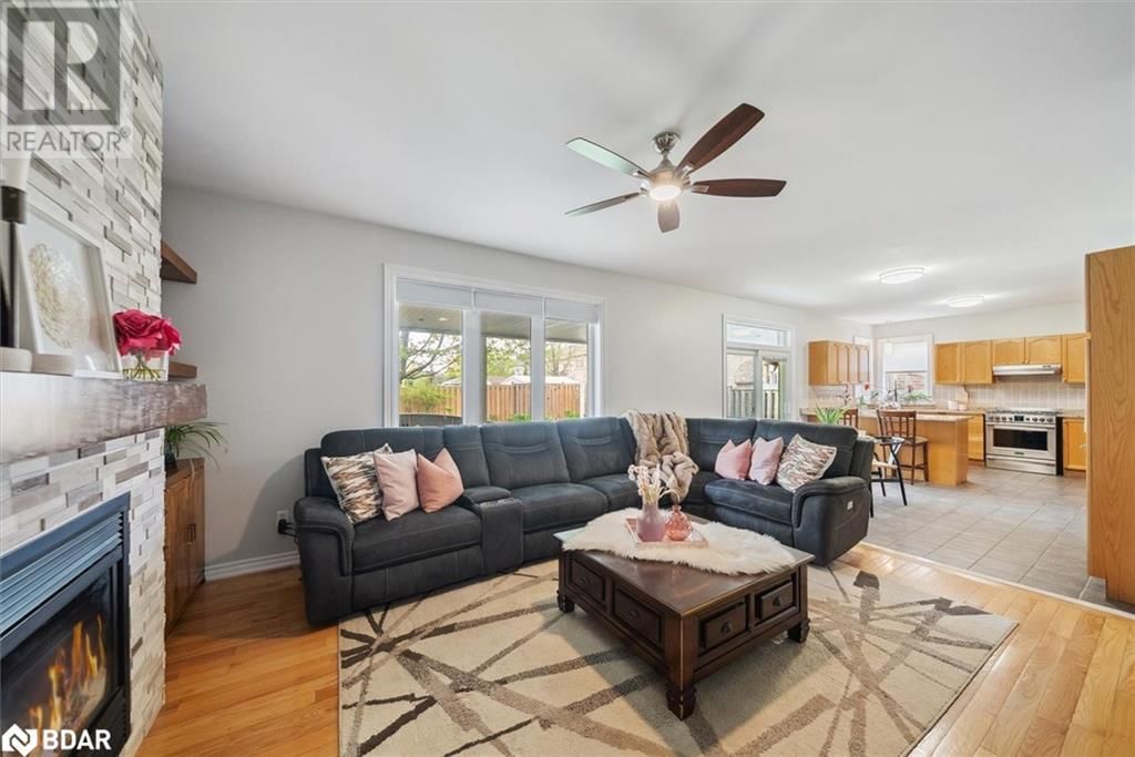102 HERREMA BOULEVARD Image 10