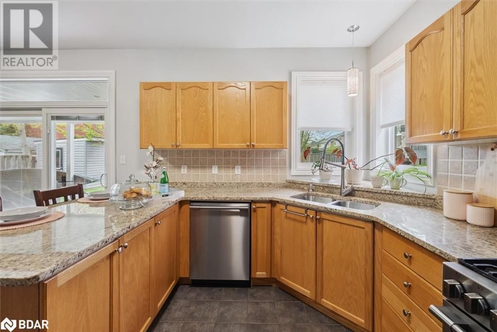 102 HERREMA BOULEVARD Image 13