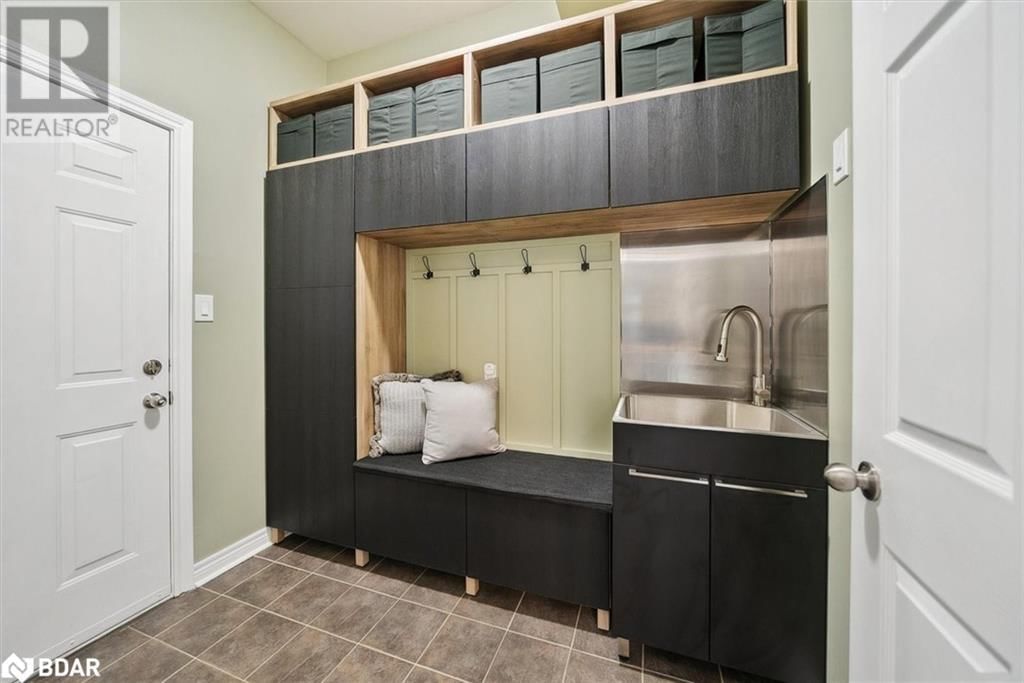 102 HERREMA BOULEVARD Image 17