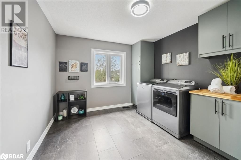 102 HERREMA BOULEVARD Image 33