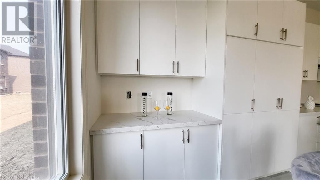 466 HUMPHREY STREET Image 11
