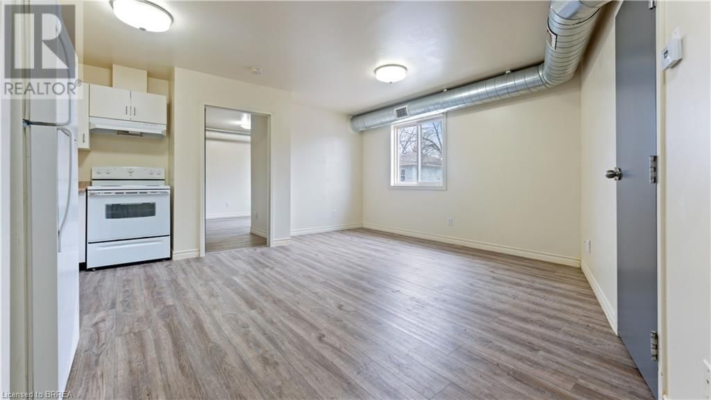 2 - 163 MARKET DRIVE Image 4