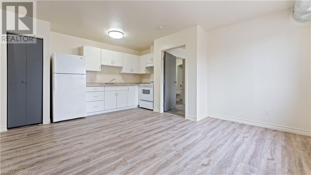 2 - 163 MARKET DRIVE Image 5