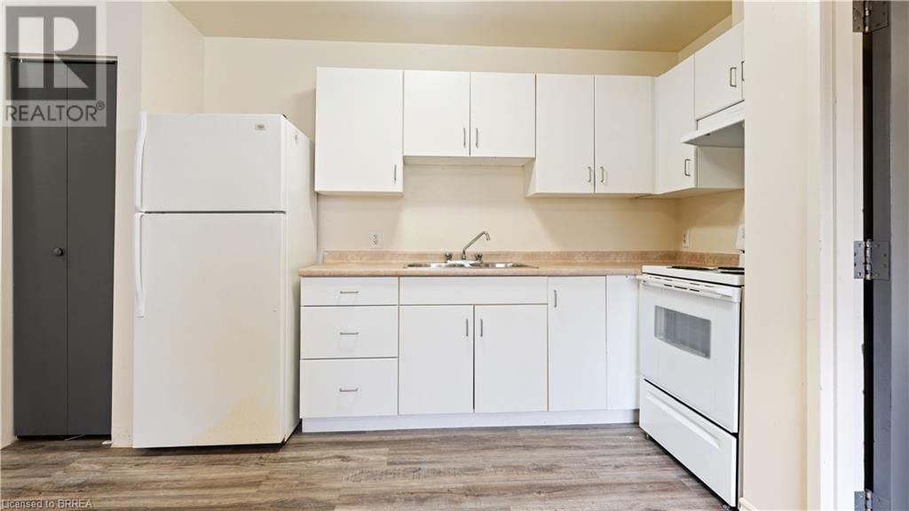 2 - 163 MARKET DRIVE Image 6