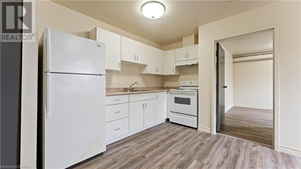 2 - 163 MARKET DRIVE Image 7