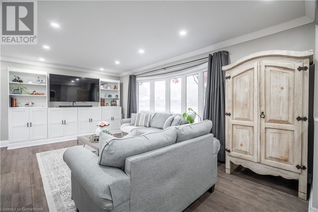 2 LYNFORD AVENUE Image 10