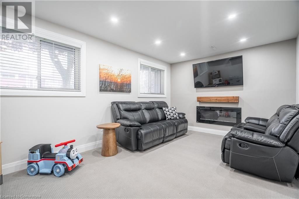2 LYNFORD AVENUE Image 32