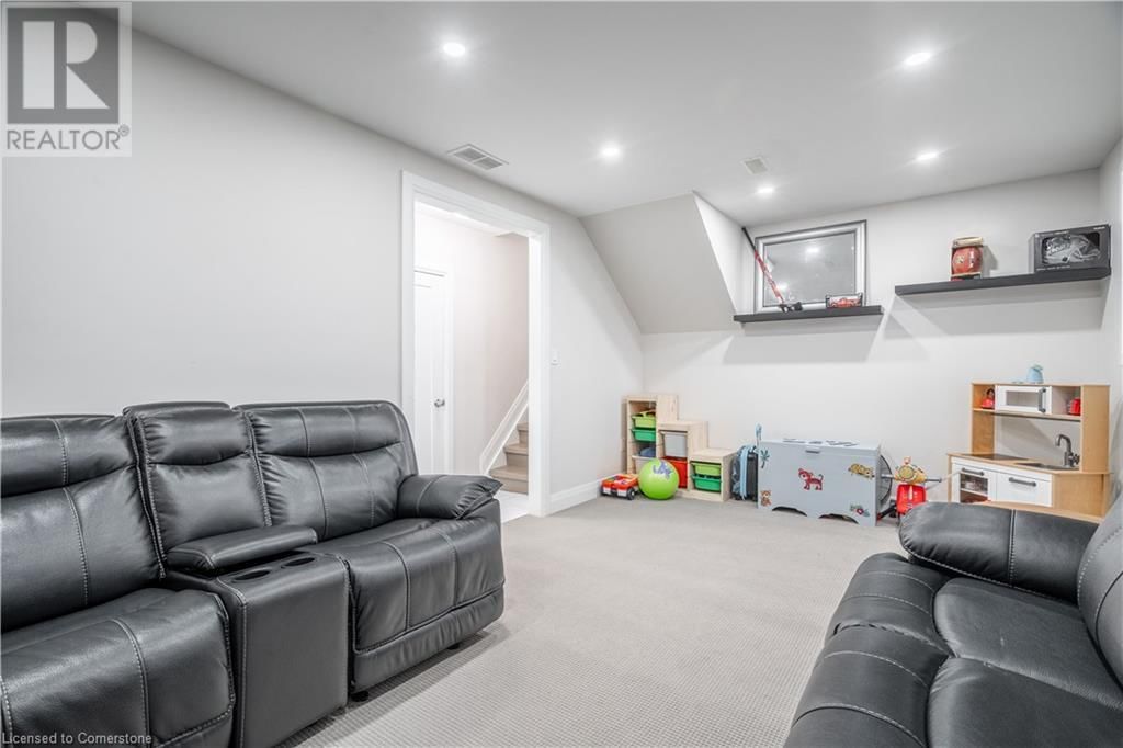 2 LYNFORD AVENUE Image 34