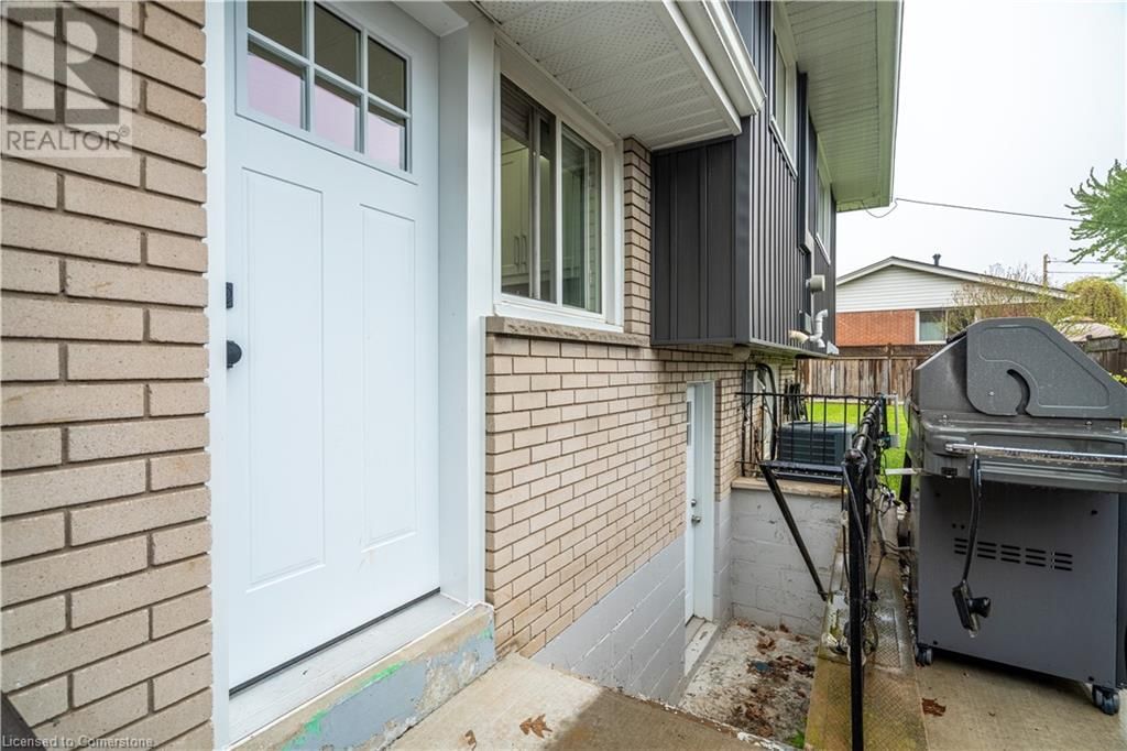 2 LYNFORD AVENUE Image 44