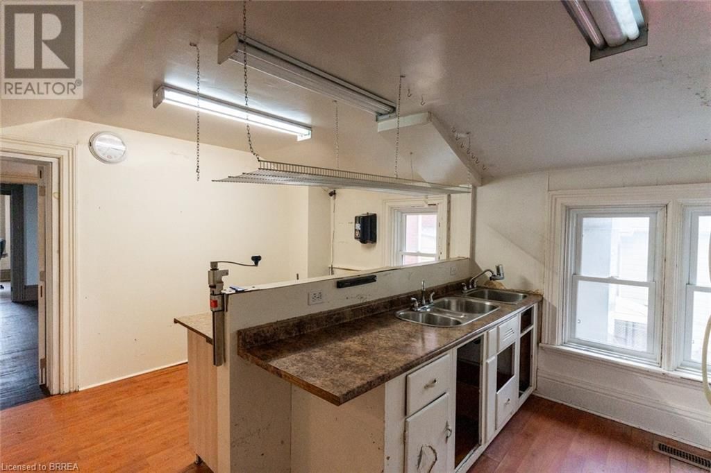 199 BRANT AVENUE Image 36
