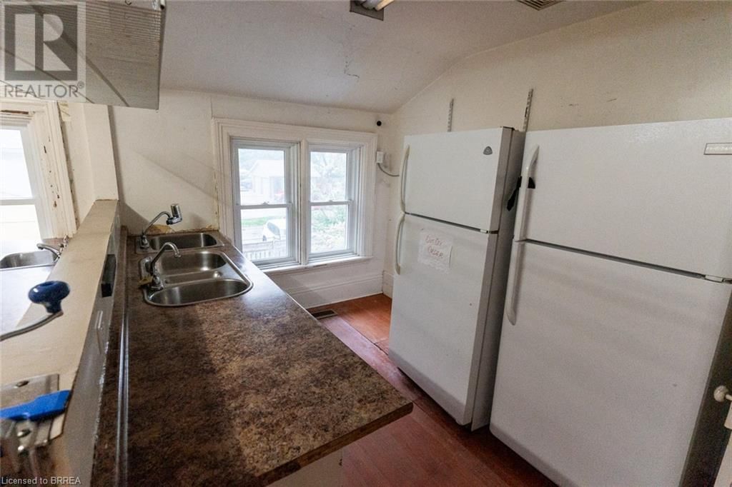 199 BRANT AVENUE Image 38