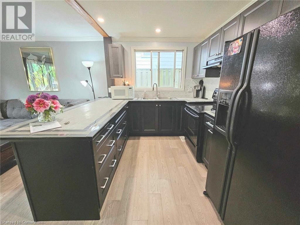 559 SPRUCEHILL AVENUE Image 6