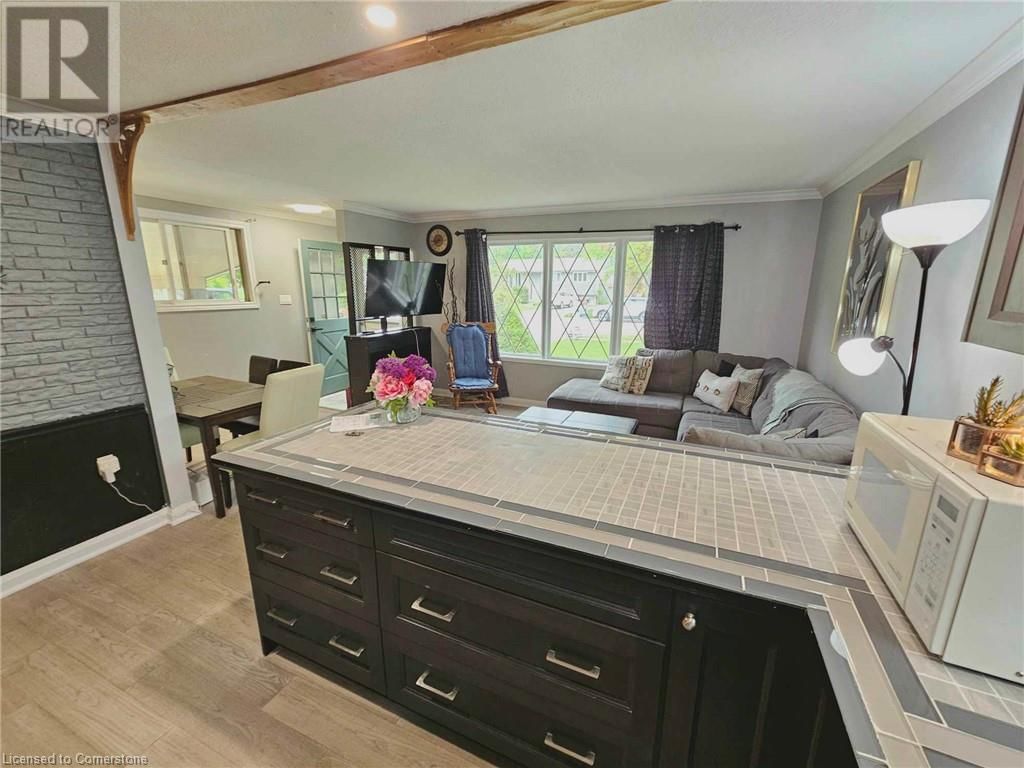 559 SPRUCEHILL AVENUE Image 7