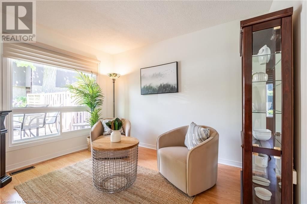 122 - 2301 CAVENDISH DRIVE Image 18
