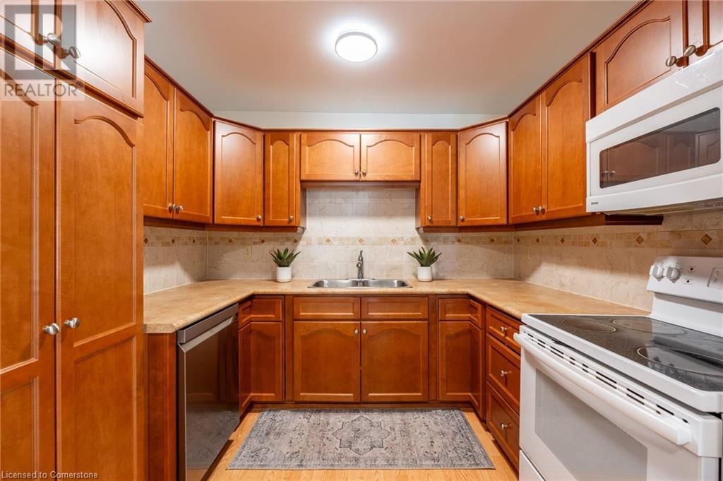 122 - 2301 CAVENDISH DRIVE Image 23