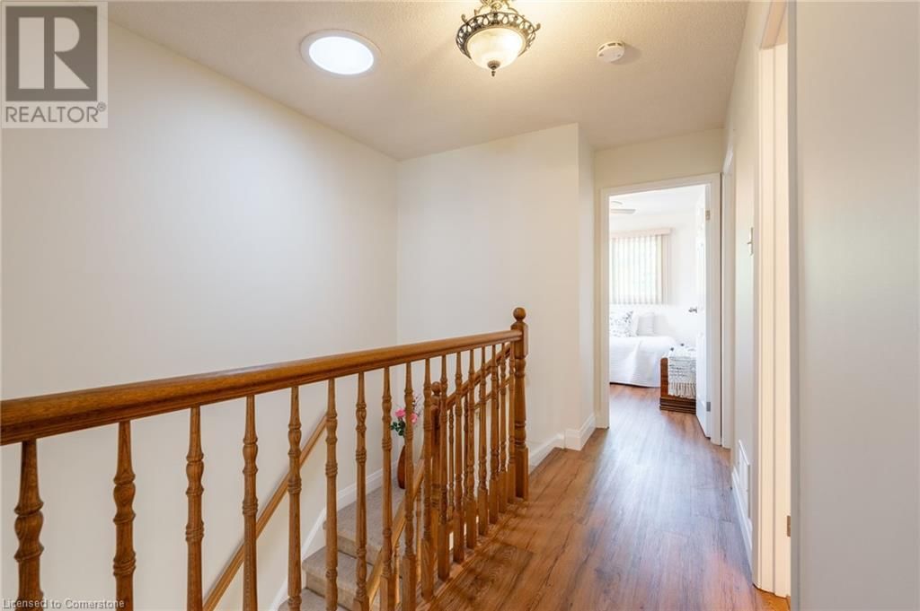 122 - 2301 CAVENDISH DRIVE Image 27