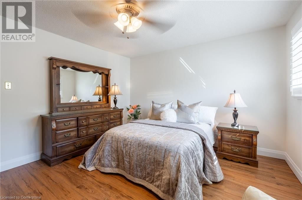 122 - 2301 CAVENDISH DRIVE Image 30
