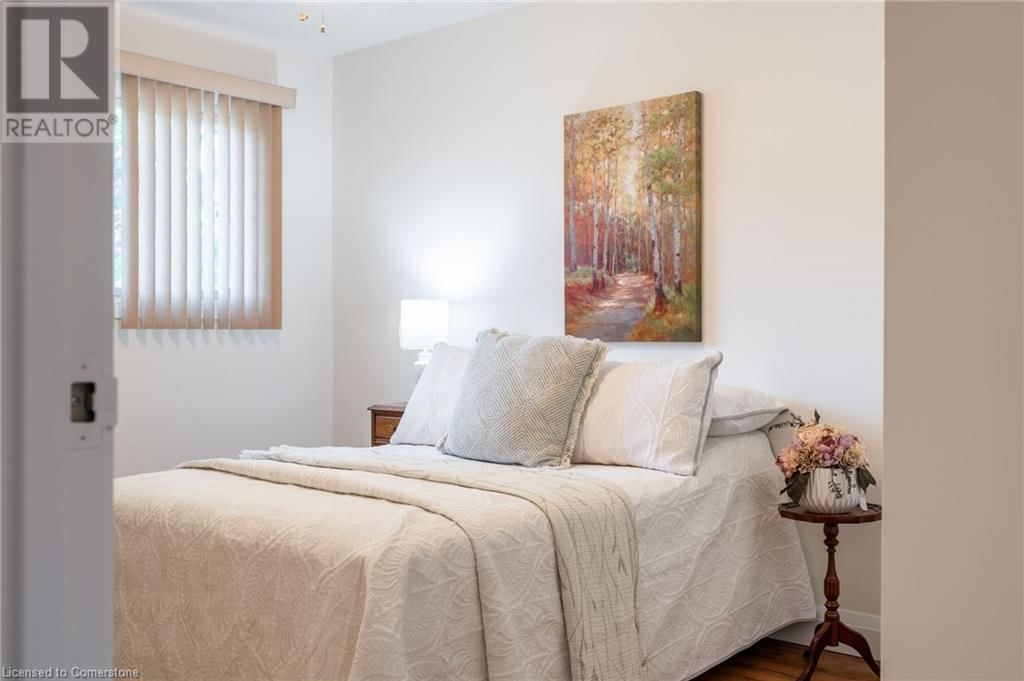 122 - 2301 CAVENDISH DRIVE Image 34