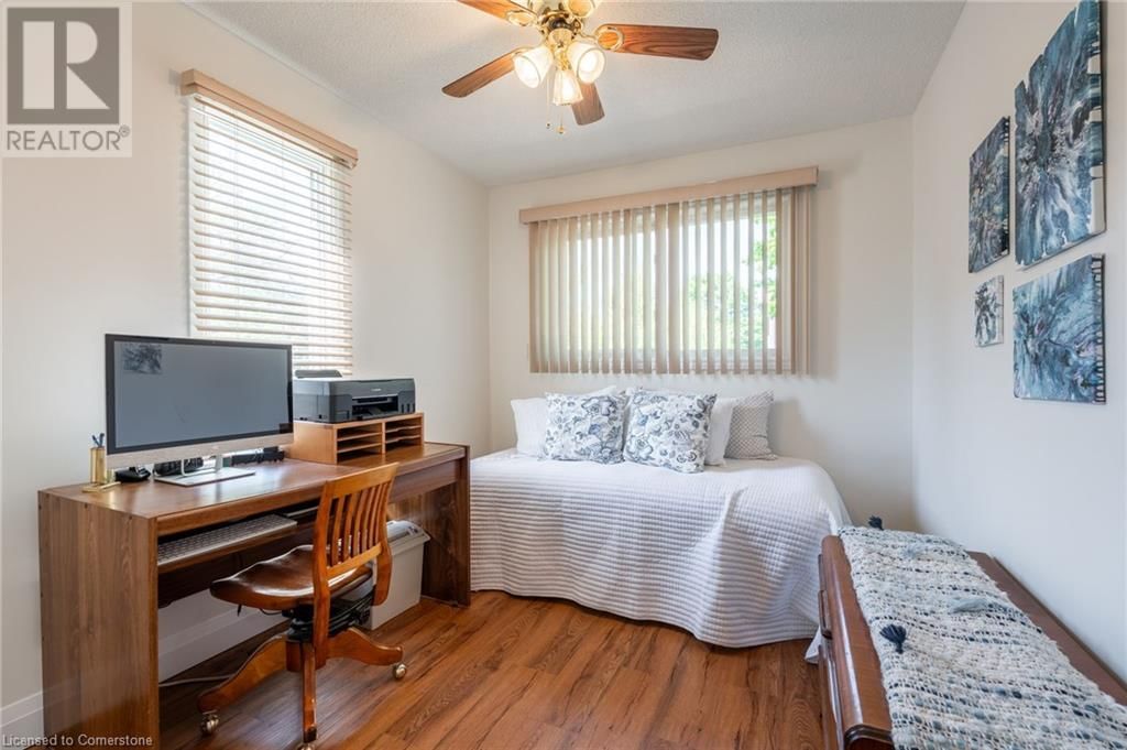 122 - 2301 CAVENDISH DRIVE Image 36