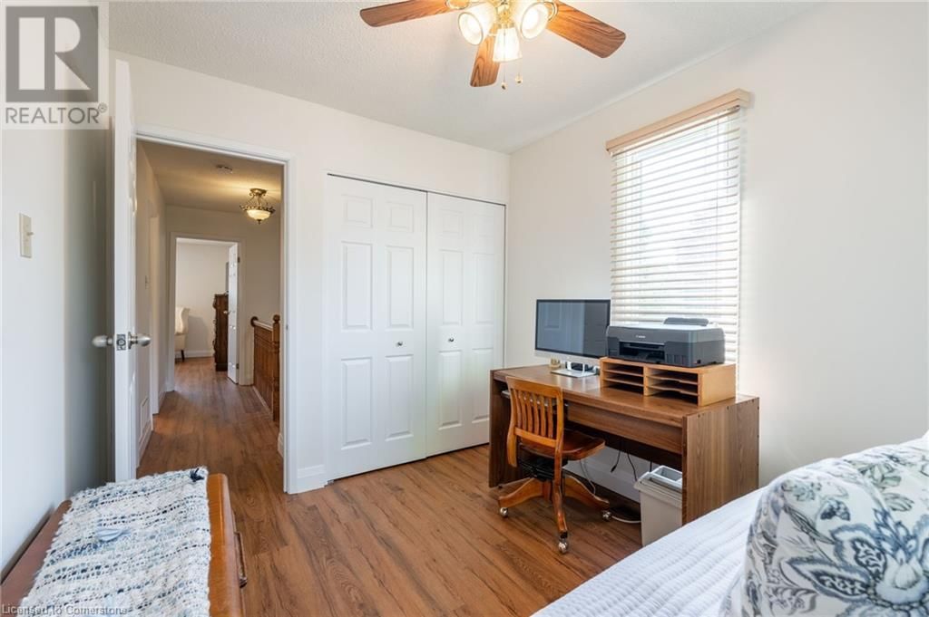 122 - 2301 CAVENDISH DRIVE Image 37