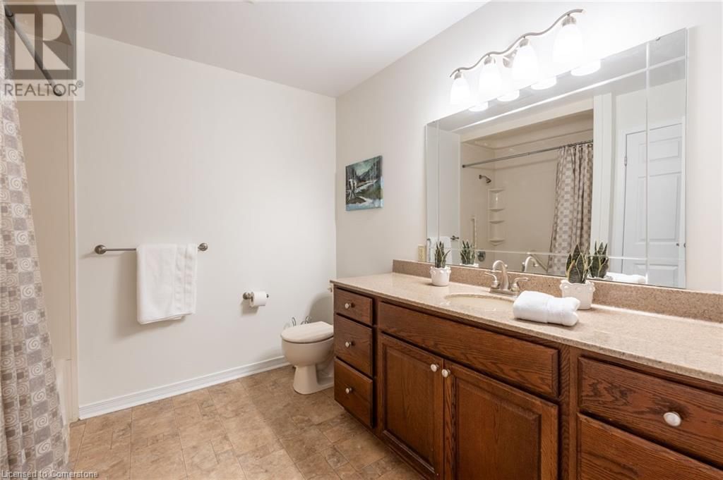122 - 2301 CAVENDISH DRIVE Image 38