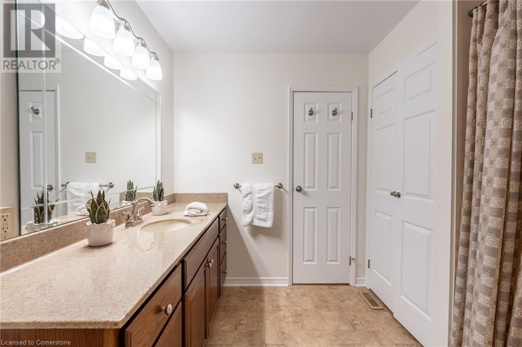 122 - 2301 CAVENDISH DRIVE Image 39