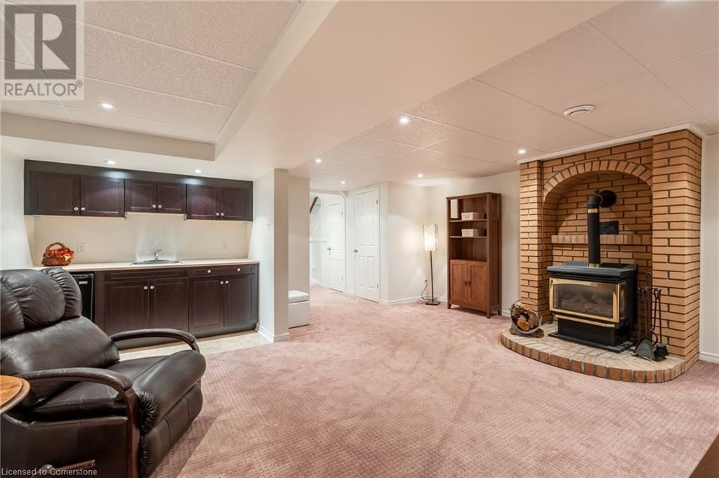 122 - 2301 CAVENDISH DRIVE Image 43