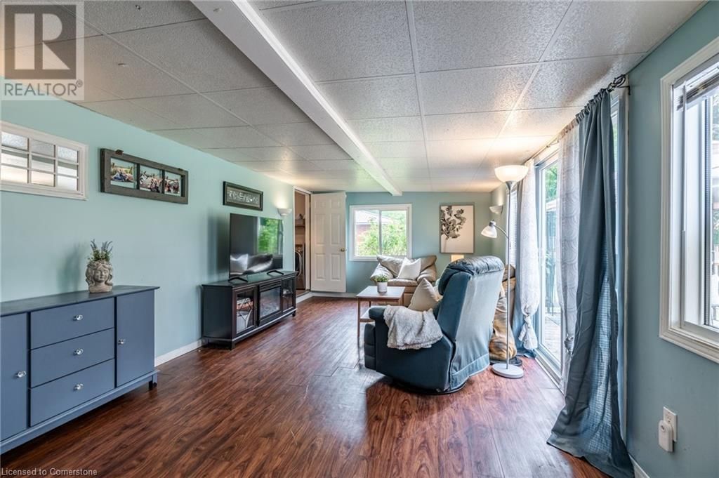112 ANDERSON AVENUE Image 20