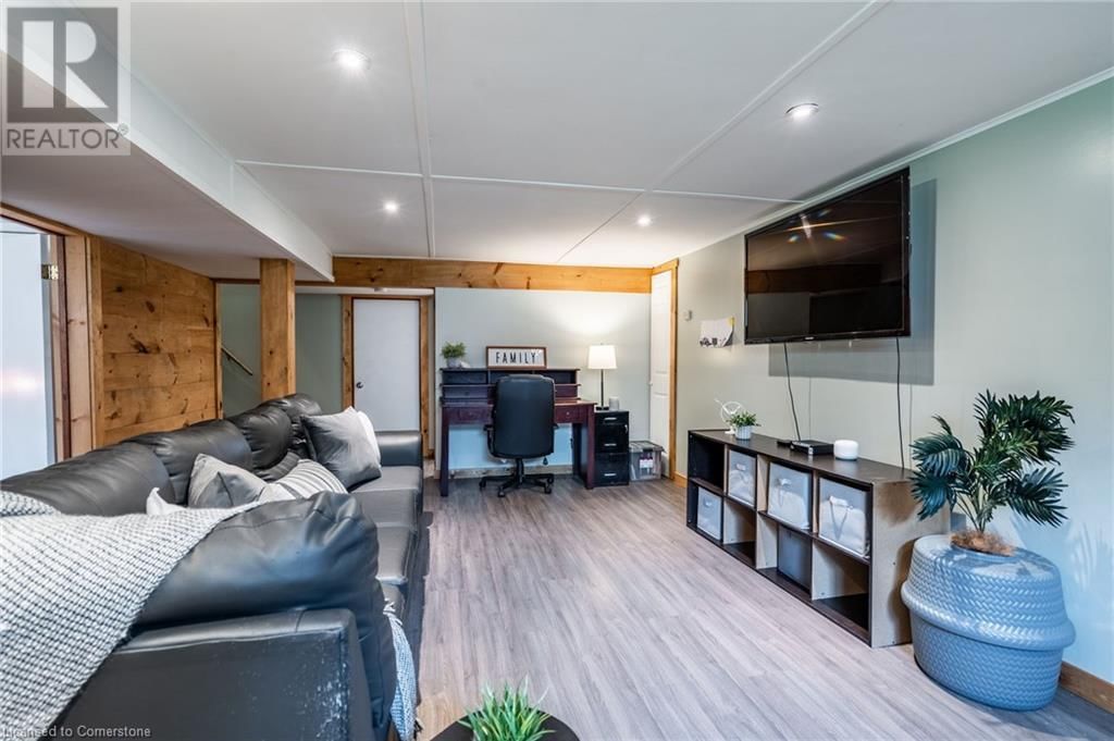 112 ANDERSON AVENUE Image 34