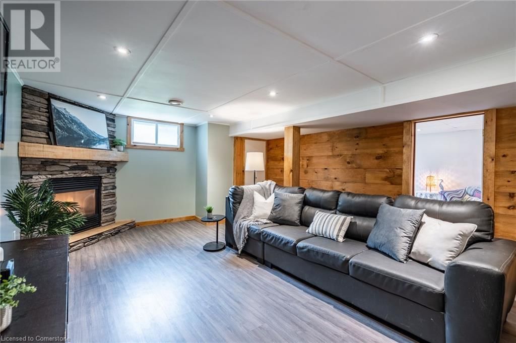 112 ANDERSON AVENUE Image 35