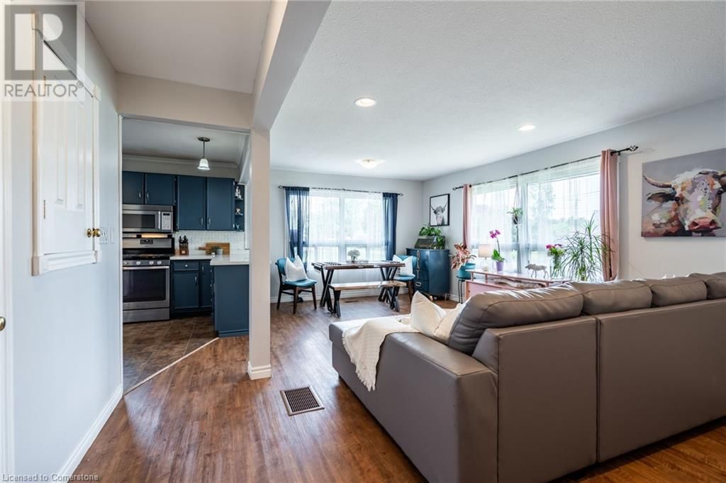 112 ANDERSON AVENUE Image 8