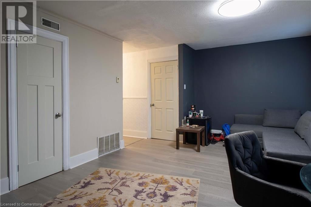 417 KING STREET WEST Image 21
