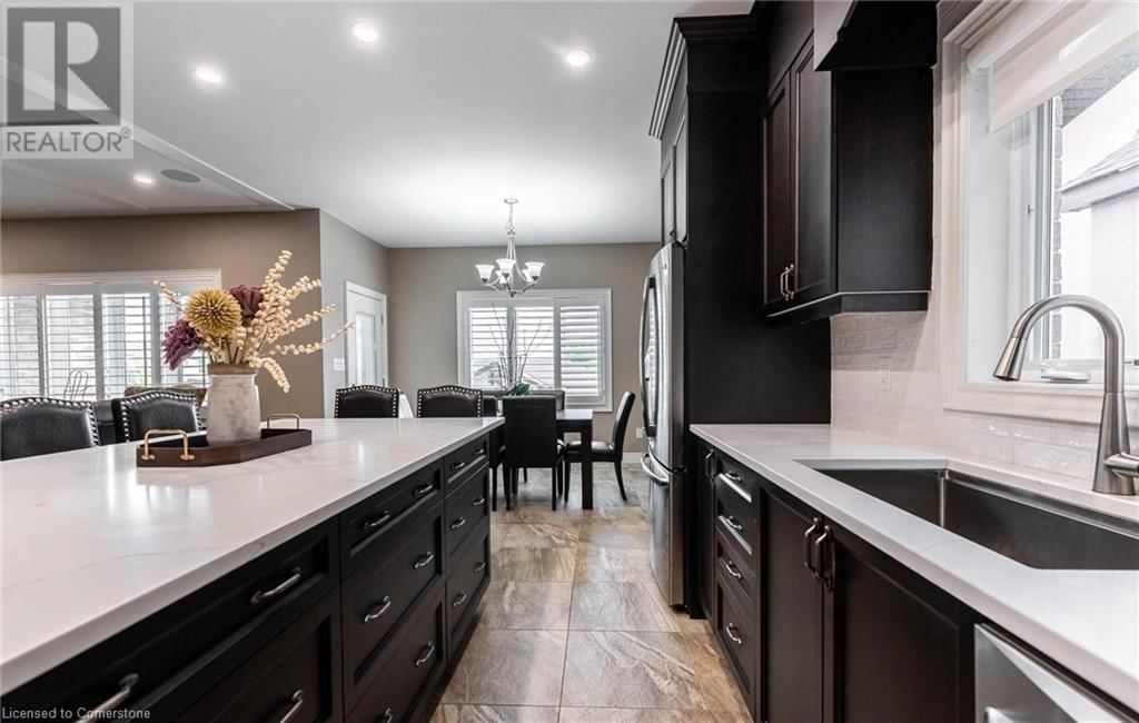 188 MOTHER'S STREET Image 12
