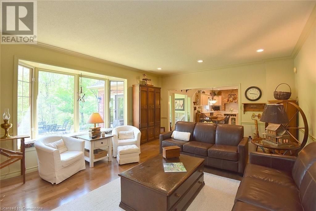 712 ROBSON ROAD Image 15