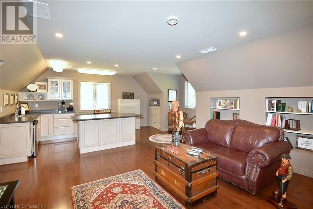712 ROBSON ROAD Image 20