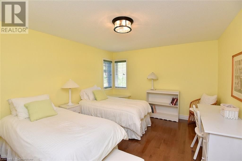 712 ROBSON ROAD Image 28