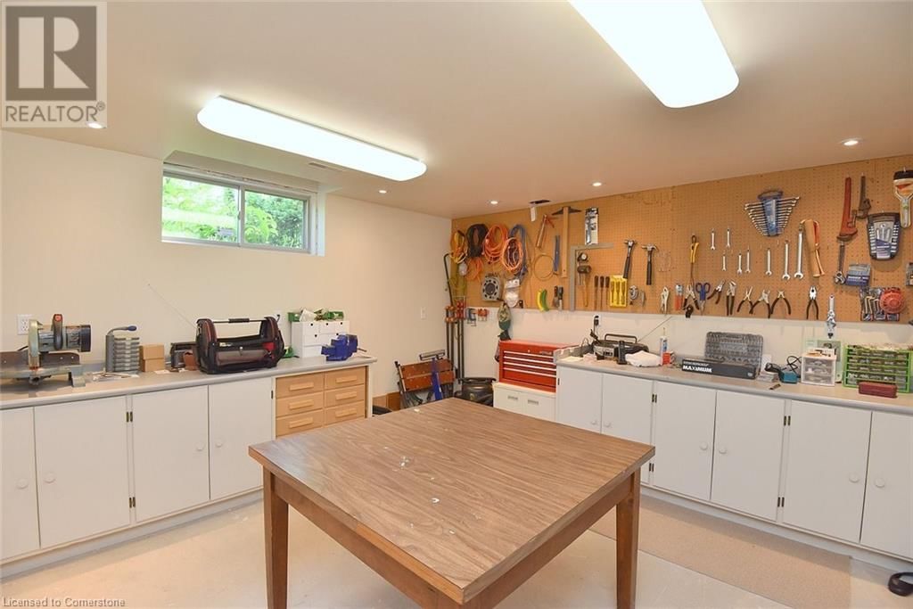 712 ROBSON ROAD Image 32